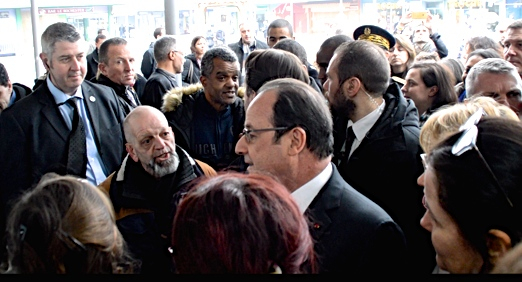 Philippe, le 16 février 2017, en compagnie du Président de la République en visite à Maurepas