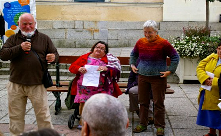 Des pauvres se mettent en scène pour lutter contre les idées reçues ((p.32)