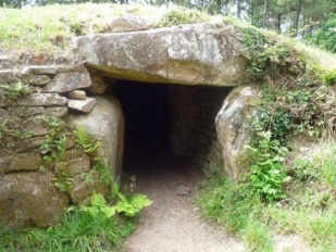 Le Bono, dans l'échancrure du Sal, promenade avec Michel Demion. Le Bono, dans l'échancrure du Sal, promenade avec Michel Demion.