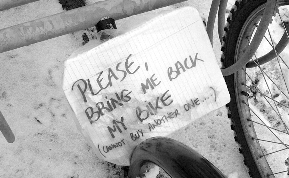 Un vélo volé et des gagas de gala Un vélo volé et des gagas de gala