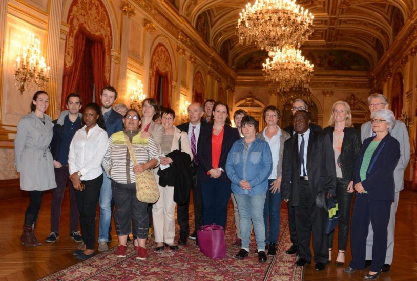 14 juin 2016, les membres d'ATD Quart Monde étaient à l'Assemblée nationale suite au vote de la loi contre la discrimination à raison de la précarité sociale (photo François Phliponeau ATD Quart Monde)