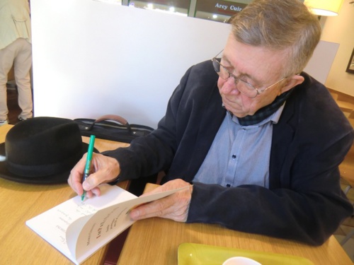 Mario a quitté l'école à 14 ans mais gardé un fol amour des mots Mario a quitté l'école à 14 ans mais gardé un fol amour des mots