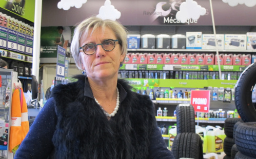 La patronne du garage a un moteur : la confiance La patronne du garage a un moteur : la confiance