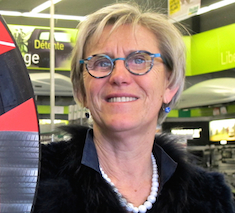 La patronne du garage a un moteur : la confiance La patronne du garage a un moteur : la confiance