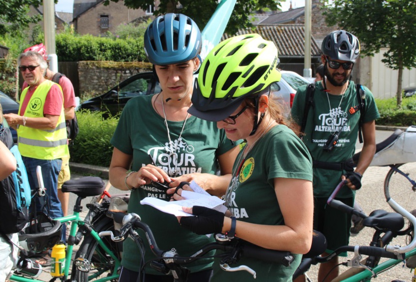 « Changeons le système… pas le climat ! » disent les citoyens du tour Alternatiba