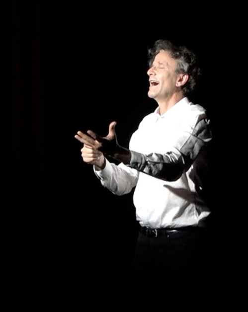 Michel Podolak, chef d’orchestre et chef de cœur Michel Podolak, chef d’orchestre et chef de cœur