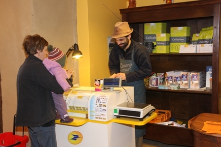 Le relais postal, un service de proximité bien pratique. Le relais postal, un service de proximité bien pratique.