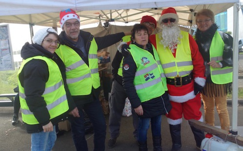 Avec Olivia et ses amis, au rond-point de la fraternité