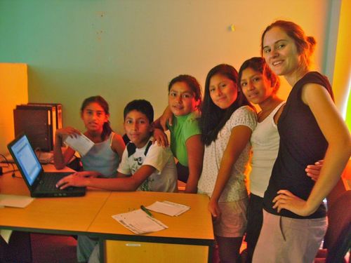 Les jeunes animent un blog où ils présentent la vie à Manchay Les jeunes animent un blog où ils présentent la vie à Manchay