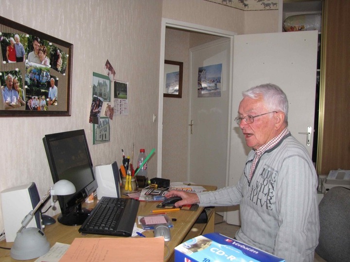 Alain, à 78 ans, "techno solidaire"