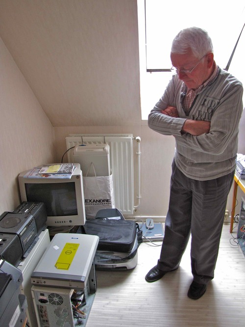 Alain, à 78 ans, "techno solidaire"