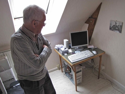 Alain, à 78 ans, "techno solidaire"
