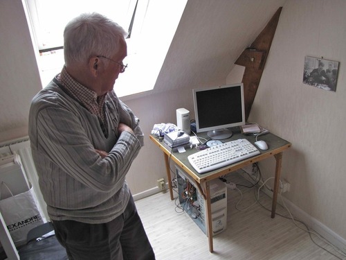 Alain, à 78 ans, "techno solidaire" Alain, à 78 ans, "techno solidaire"