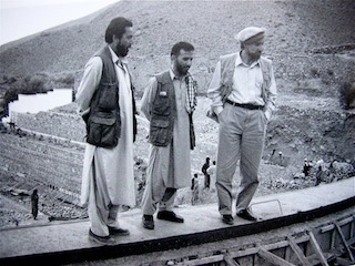 Massoud avec Ashmat, l'architecte de sa maison du Panshir
