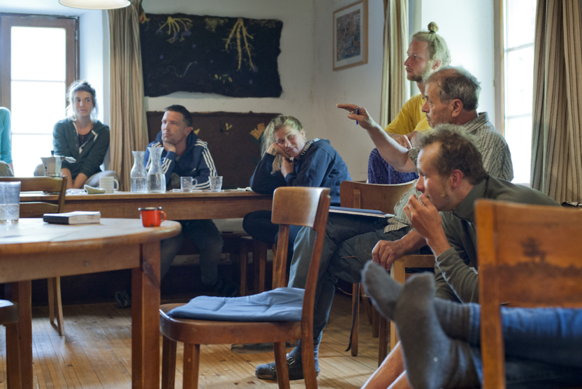 Dans la ferme autogérée du réseau Longo Maï en Suisse Dans la ferme autogérée du réseau Longo Maï en Suisse