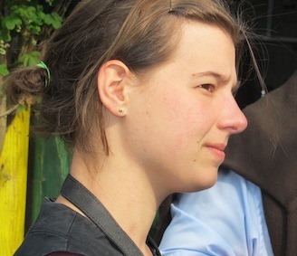 Pauline, 25 ans, engagée et libre, à 300 euros par mois Pauline, 25 ans, engagée et libre, à 300 euros par mois