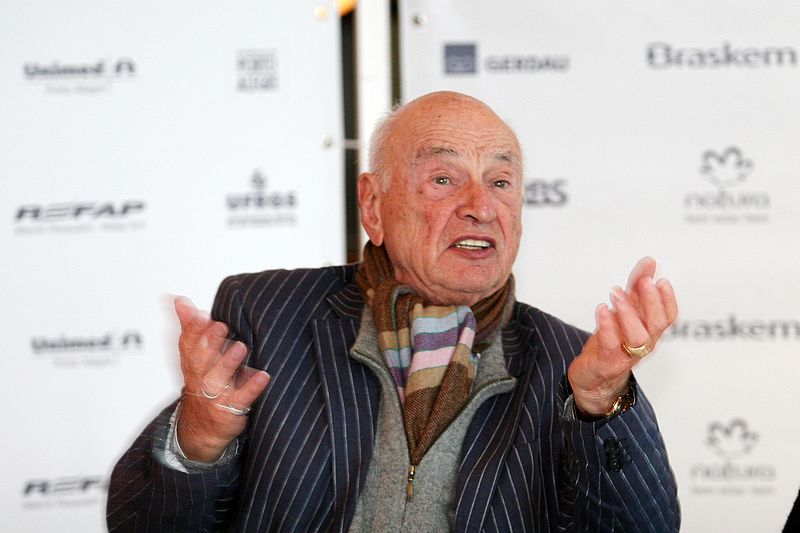 Edgar Morin : « Nous devons vivre avec l'incertitude et retrouver une forme d’humanisme » Edgar Morin : « Nous devons vivre avec l'incertitude et retrouver une forme d’humanisme »