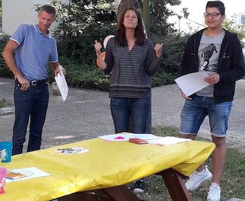 Vincent et son filleul Tanish, avec Luzia (Photo Proxité)