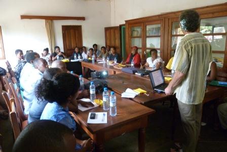 Formation auprès des agents de santé Diego II Madagascar (photo : JP Nicolas).