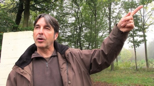 Il combat le monstre de Brocéliande Il combat le monstre de Brocéliande