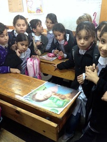 Dans une école, une chaise vide... (Photo Caroline Bourgeret) Dans une école, une chaise vide... (Photo Caroline Bourgeret)