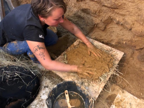 Ces jeunes éco-constructeurs ne craignent pas la crise Ces jeunes éco-constructeurs ne craignent pas la crise