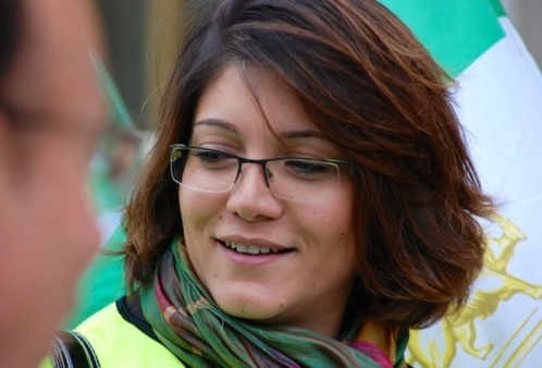 Azadeh, 34 ans et une enfance cachée à Téhéran Azadeh, 34 ans et une enfance cachée à Téhéran