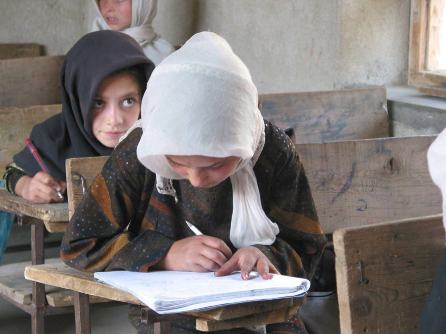 En 2005, dans une école créée par l'association bretonne Darah-Afghanistan - © Michel Rouger