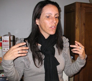 Sur scène, le cri de Rachel, victime de violences conjugales Sur scène, le cri de Rachel, victime de violences conjugales