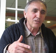 Le comédien ouvrier a mis le théâtre du monde dans son tiroir Le comédien ouvrier a mis le théâtre du monde dans son tiroir