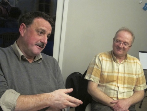 Les deux complices inventent sans cesse des outils Les deux complices inventent sans cesse des outils