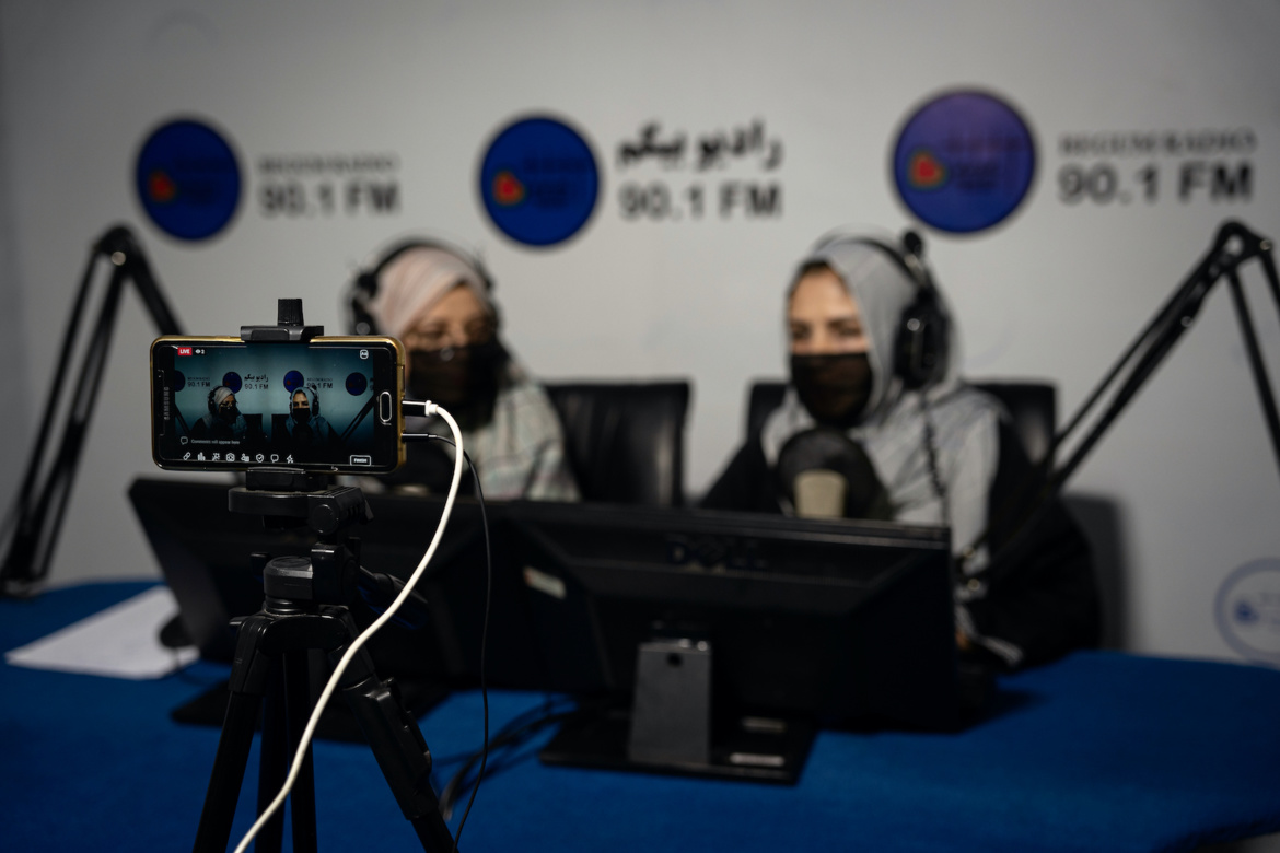 Radio Begum : une radio pour les femmes en pays taliban