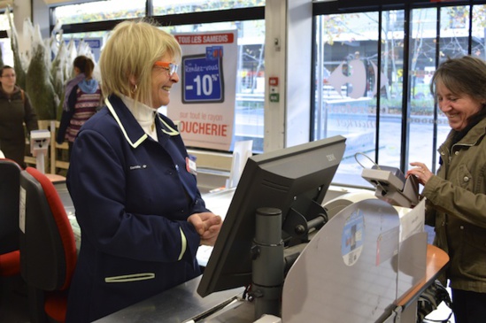 Pour Béatrice, être caissière, « c'est bonheur » Pour Béatrice, être caissière, « c'est bonheur »