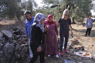 En 2018,  dans la région de Salfit (centre ouest de la Cisjordanie) C'est la fin de la pause . Les plats sur la nappe par terre  ont été préparés par les mamans palestiniennes