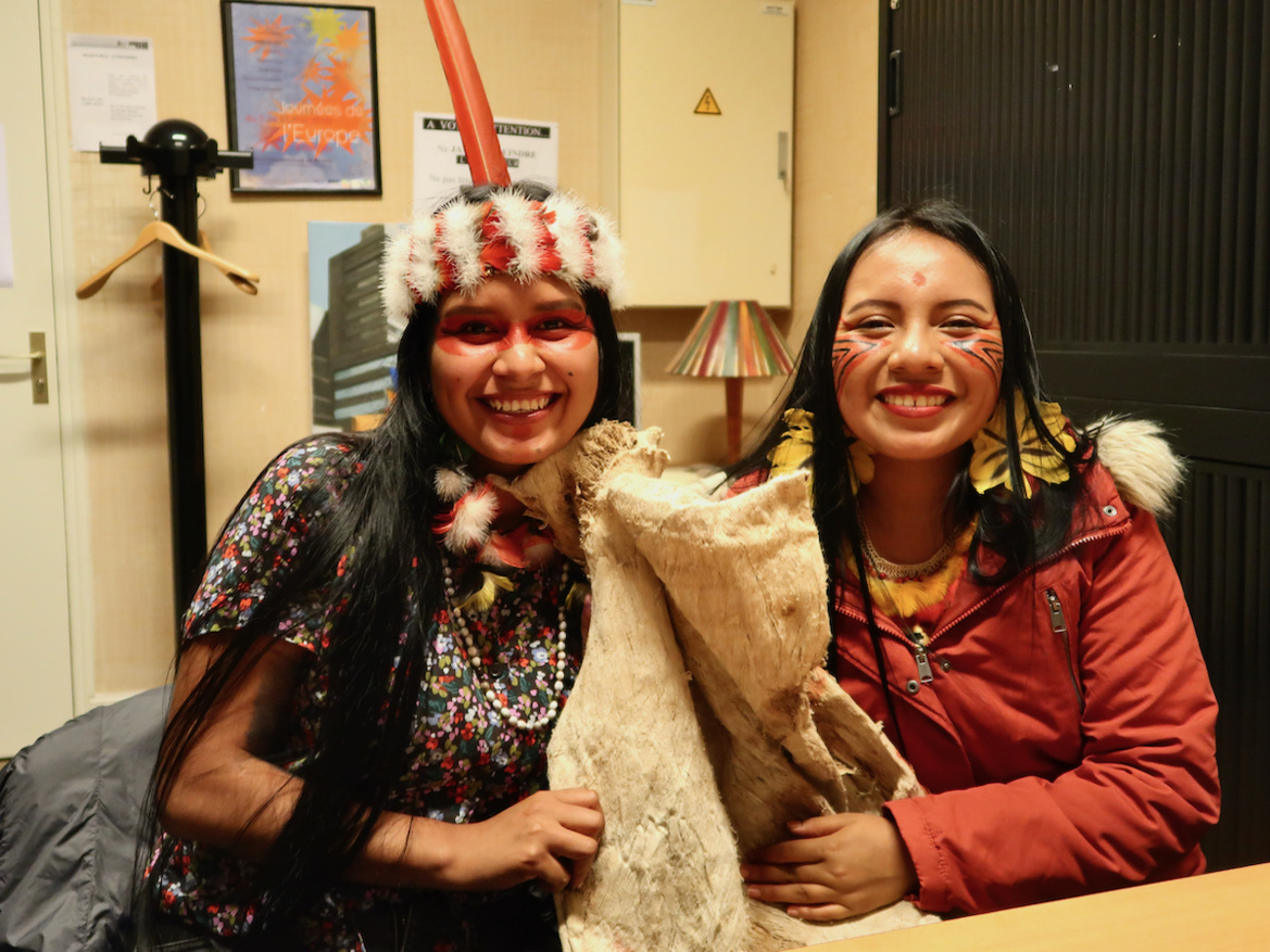 Johanna (à g.) est Waorani, Ipiak, Sapara : le collectif breton Guayusa les a réunies Johanna (à g.) est Waorani, Ipiak, Sapara : le collectif breton Guayusa les a réunies