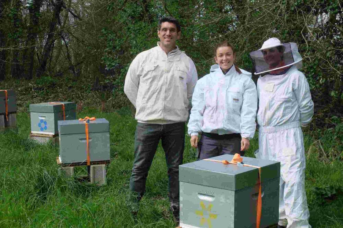 Pierre Bourles, Claire Guerin e t une stagiaire du lycée de Kerplouz Pierre Bourles, Claire Guerin e t une stagiaire du lycée de Kerplouz