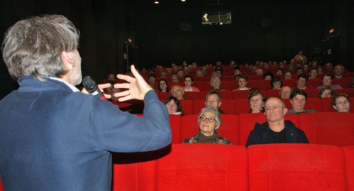 Lors d'un échange autour du film "Le testament de Tibhirine"