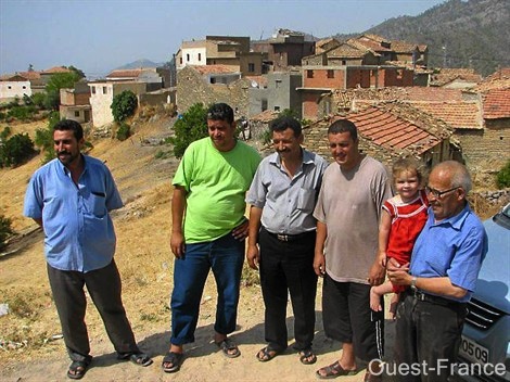 Détruit par la guerre d'Algérie, le village revit