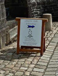 Au pied de l'enclos