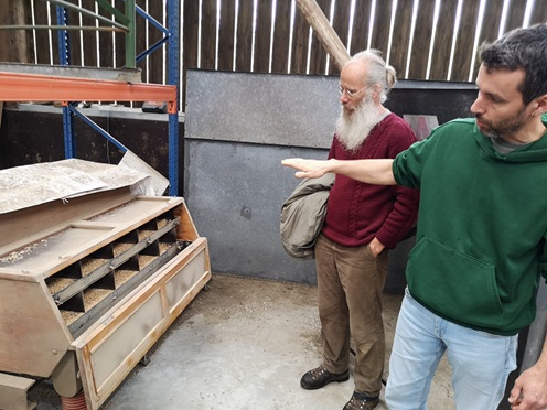 Aux côtés de Morvan Le Coz, paysan bio à la ferme de Bodinel à Lanrivain (22).