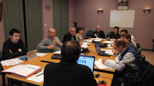 Chaque mois, le conseil municipal