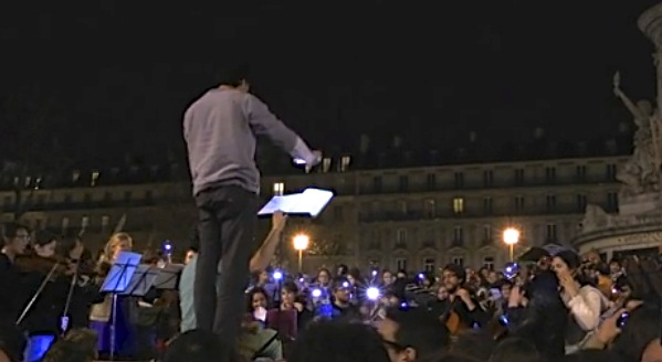 Retour sur le concert de l' « Orchestre debout » à République Retour sur le concert de l' « Orchestre debout » à République