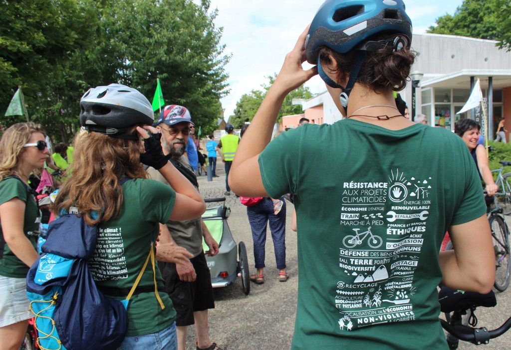 « Changeons le système… pas le climat ! » disent les citoyens du tour Alternatiba