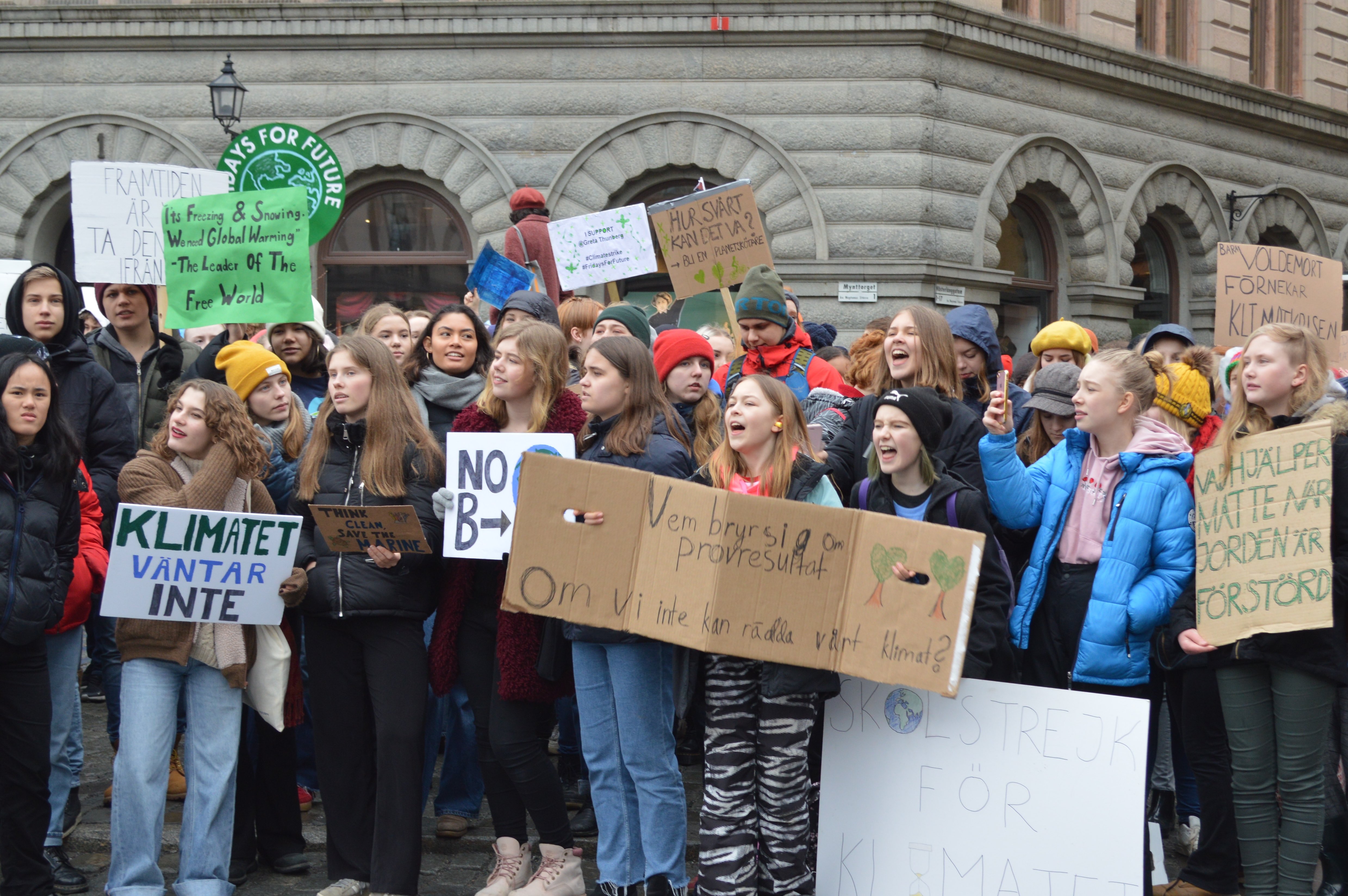 Les jeunes filles sont présentes en majorité lors des manifestations.