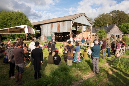 Rencontres à l'Eco domaine (photo : Eric Legret).