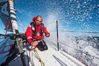 Handivoile avec l'association "Des pieds et des mains" Handivoile avec l'association "Des pieds et des mains"