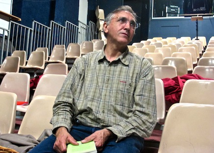 Dans la salle du théâtre, lors d'un atelier pour enfants