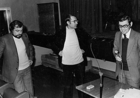 Jean-Claude Pierre (à d) à une Rencontre de la science avec Max Thibault (CNEXO,  branche du futur IFREMER à g.) et Jean-Claude Lefeuvre (INRA) Jean-Claude Pierre (à d) à une Rencontre de la science avec Max Thibault (CNEXO,  branche du futur IFREMER à g.) et Jean-Claude Lefeuvre (INRA)