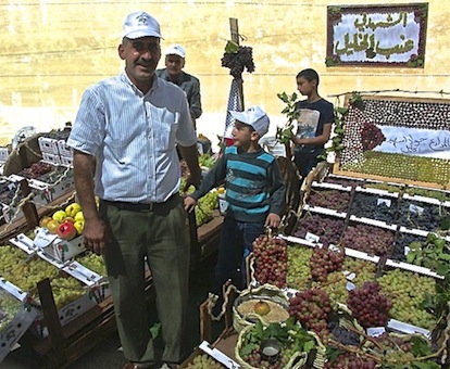 70 000 visiteurs de toute la Palestine sont venus au Festival du Raisin en octobre 2013 (Photo AFPS)