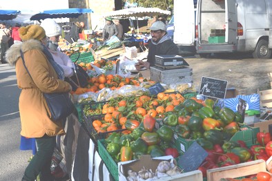 Les marchés (ici à Villejean, Rennes) représentent une part importante des achats de produits alimentaires en circuits courts.